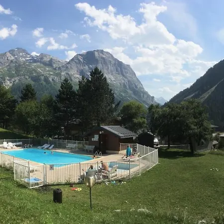 Le Bouquetin 73: Cozy With Slope-side Pool And Panoramic Views Holiday home *