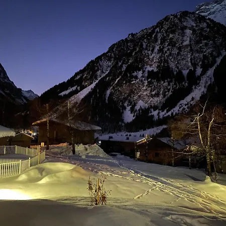 Holiday home Le Bouquetin 73: Cozy With Slope-side Pool And Panoramic Views *