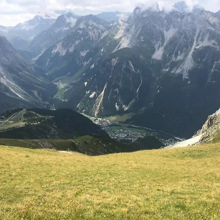 Le Bouquetin 73: Cozy With Slope-side Pool And Panoramic Views Pralognan-la-Vanoise