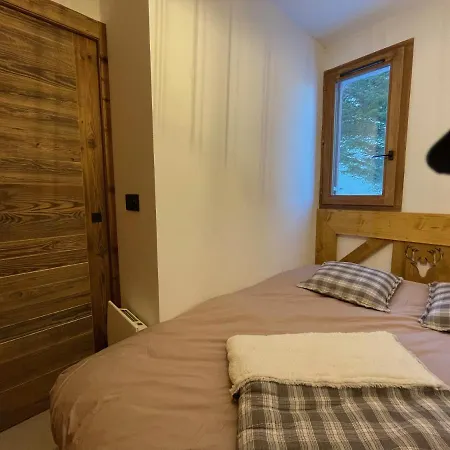 Le Bouquetin 73: Cozy With Slope-side Pool And Panoramic Views