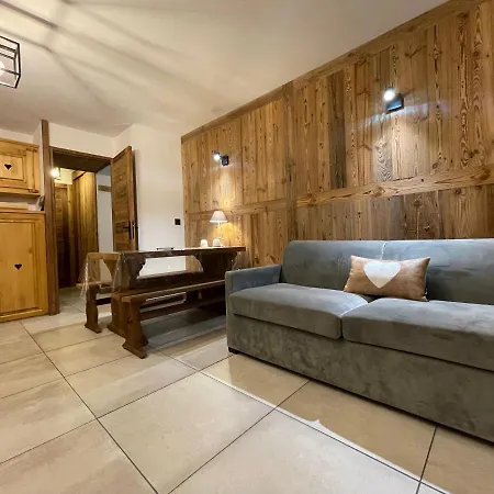 Le Bouquetin 73: Cozy With Slope-side Pool And Panoramic Views Holiday home Pralognan-la-Vanoise