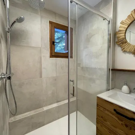Le Bouquetin 73: Cozy With Slope-side Pool And Panoramic Views Pralognan-la-Vanoise